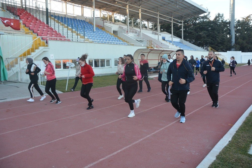 Isparta’da Gençler Özel Yetenek Sınavlarına Ücretsiz Kursla Hazırlanıyor