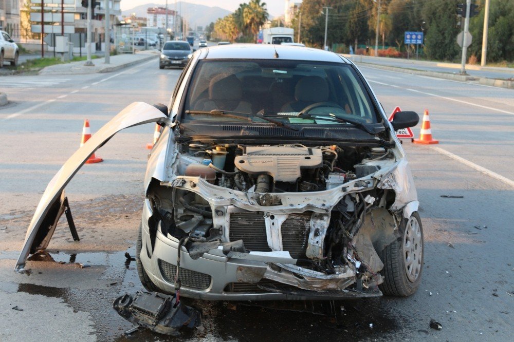 Alkollü Sürücü Kırmızı Işıkta Geçip Tankere Çarptı