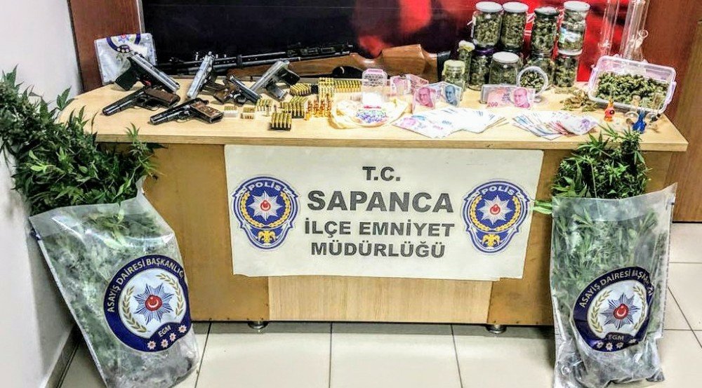 Sakarya’da Yılbaşı Öncesi Uyuşturucu Operasyonu: 2 Gözaltı