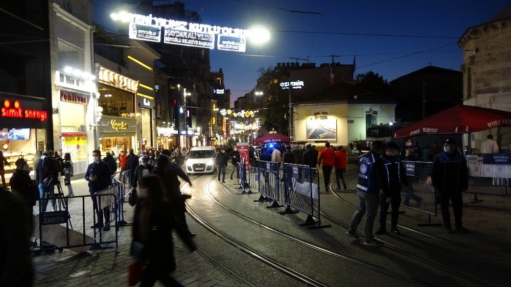 Yılbaşına Saatler Kala Taksim Önceki Yılları Aratmadı