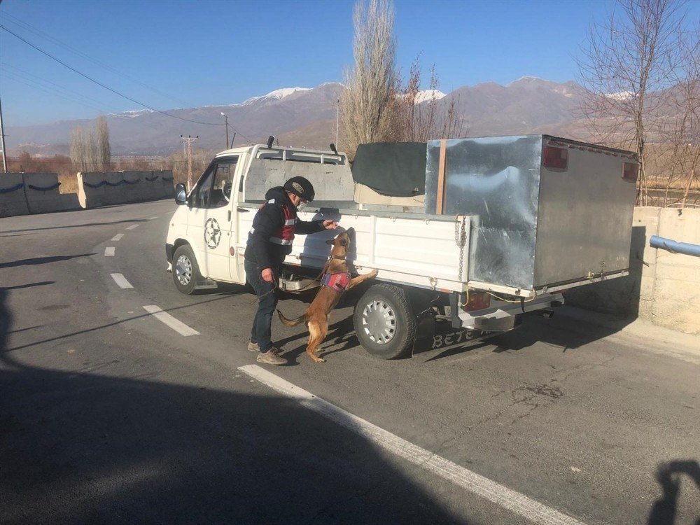 Erzincan’da “türkiye Güven Ve Huzur Uygulaması”