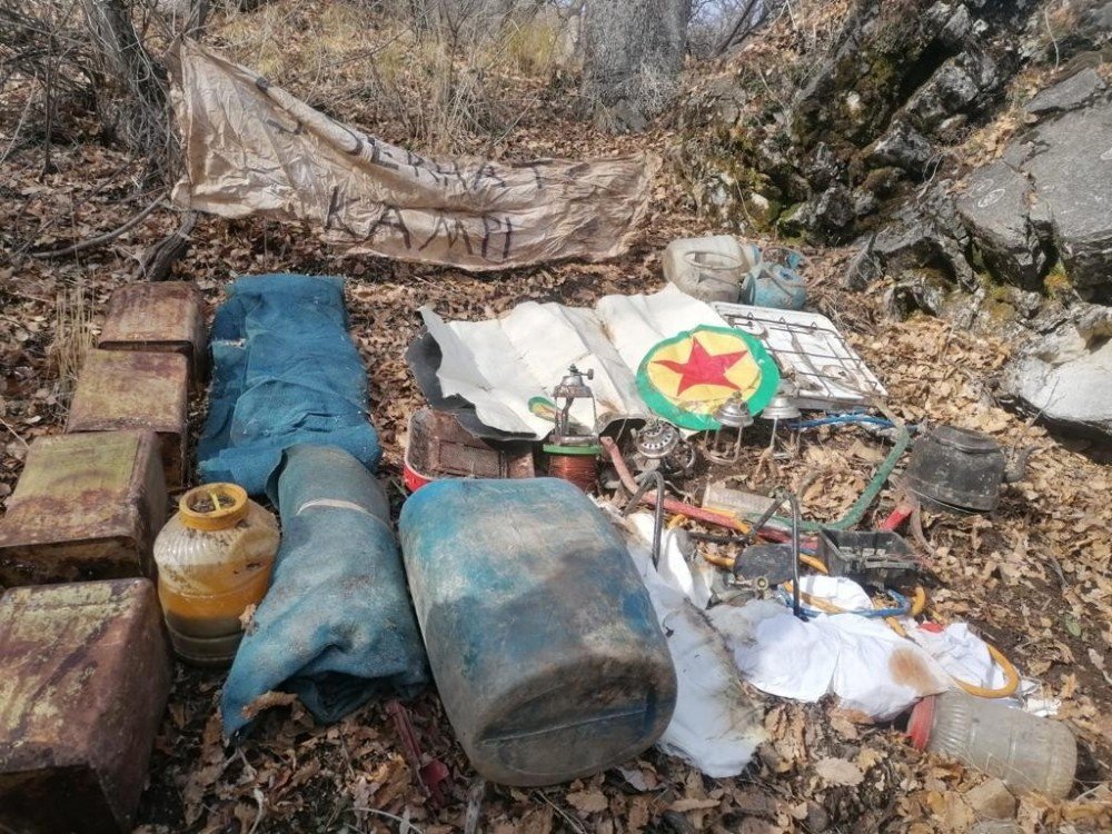 Bitlis’te 10 Sığınak İle Çok Sayıda Mühimmat Ele Geçirildi