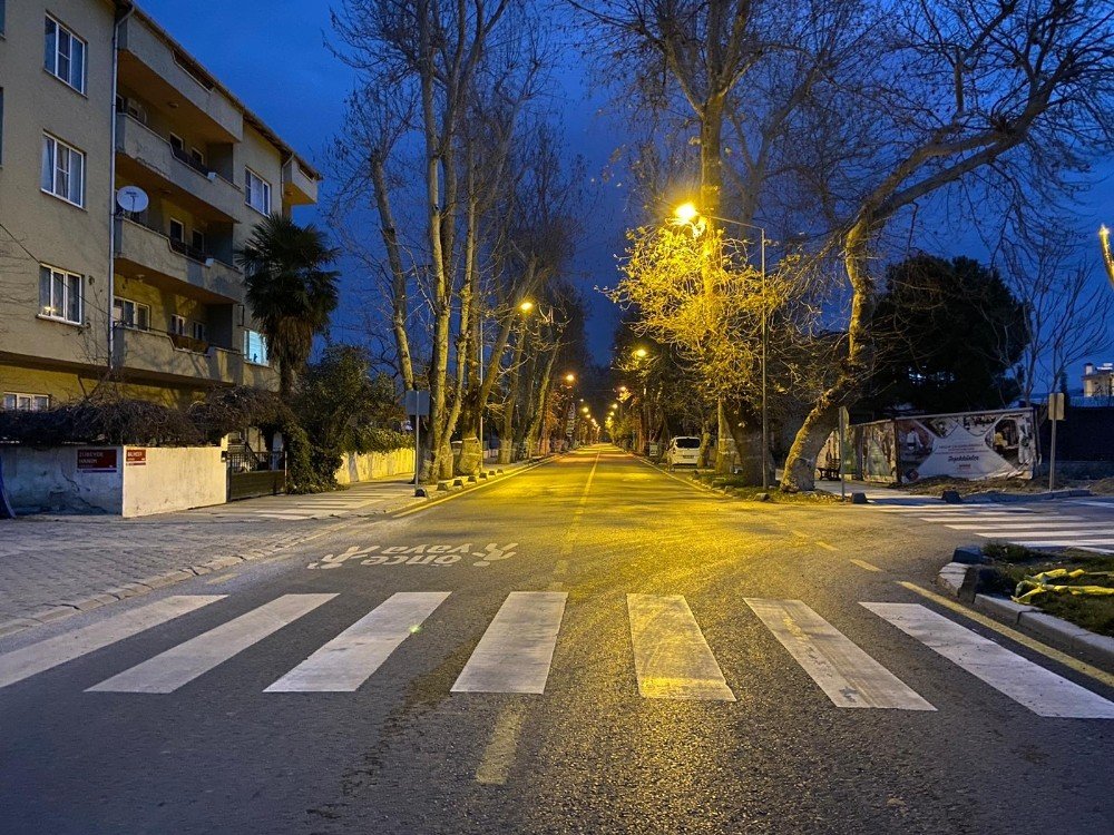 Sındırgı Kurallara Uydu, Sokakları Boş Bıraktı