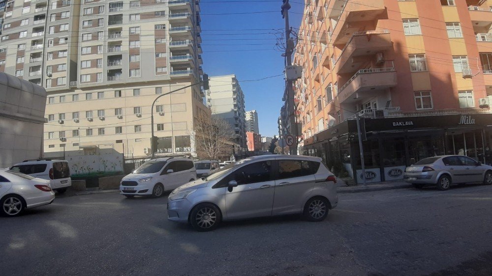 Mardin’de 80 Saatlik Kısıtlama Sona Erdi, Yoğunluk Başladı