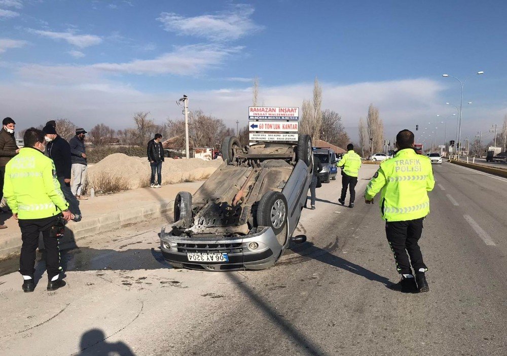 Konya’da İki Otomobil Çarpıştı: 1 Yaralı