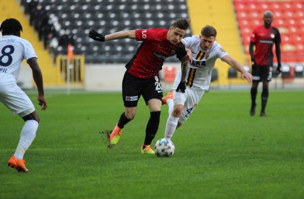 Süper Lig: Gaziantep Fk: 0 - Mke Ankaragücü: 0 (ilk Yarı)