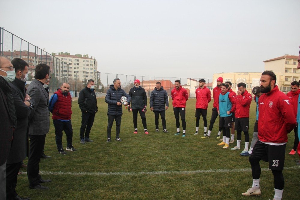 Nevşehir Belediyespor İkinci Yarı Hazırlıklarına Başladı