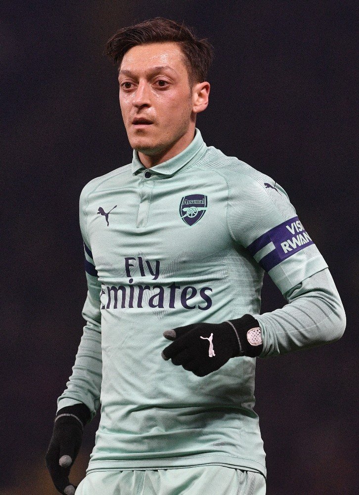 Mesut Özil’e Sponsor Formülü!