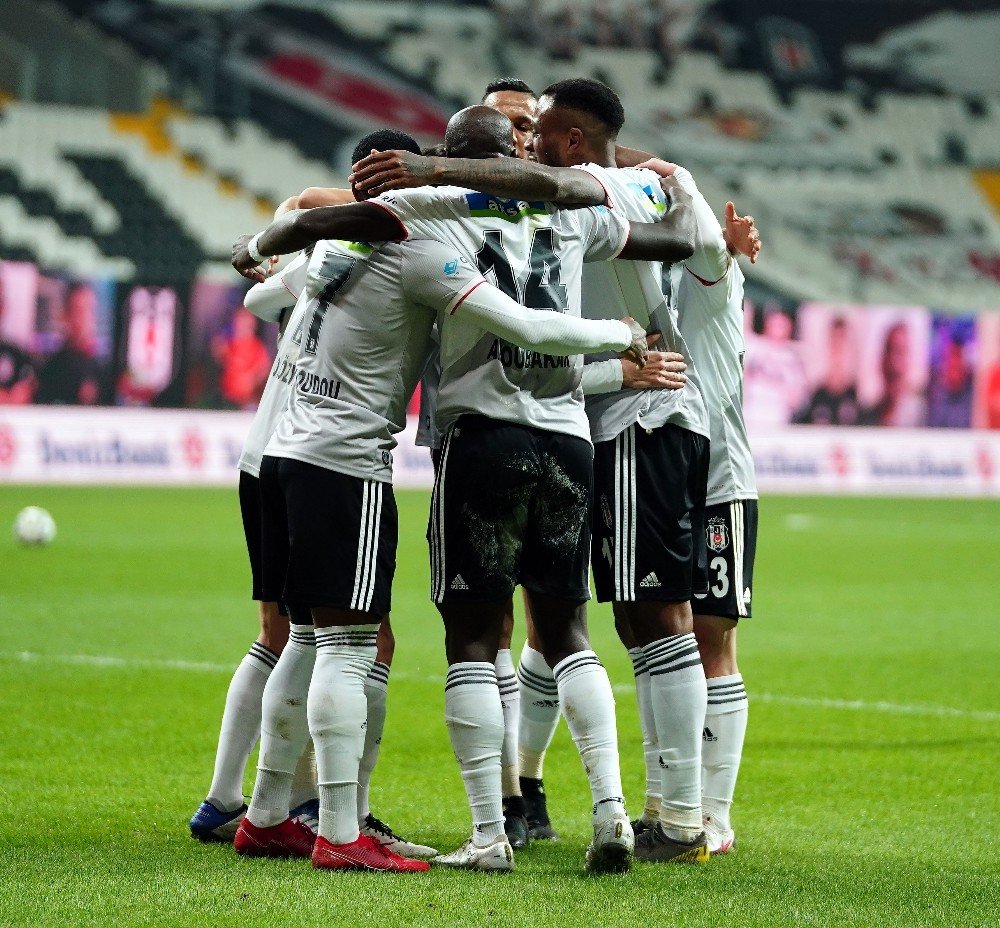 Beşiktaş’a Arkadaşlıkla Gelen Liderlik