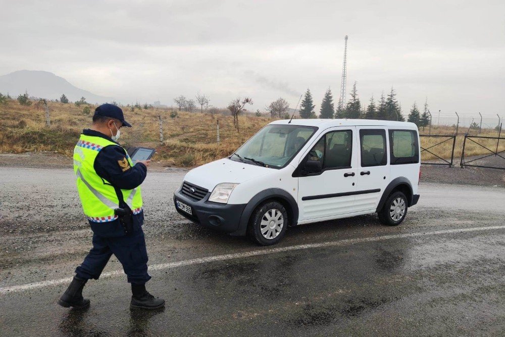 49 Kişiye Sokağa Çıkma Cezası