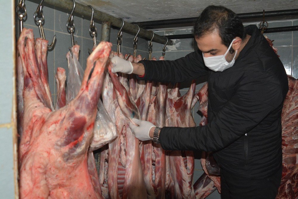 Hakkari’de Kasaplar Denetlendi