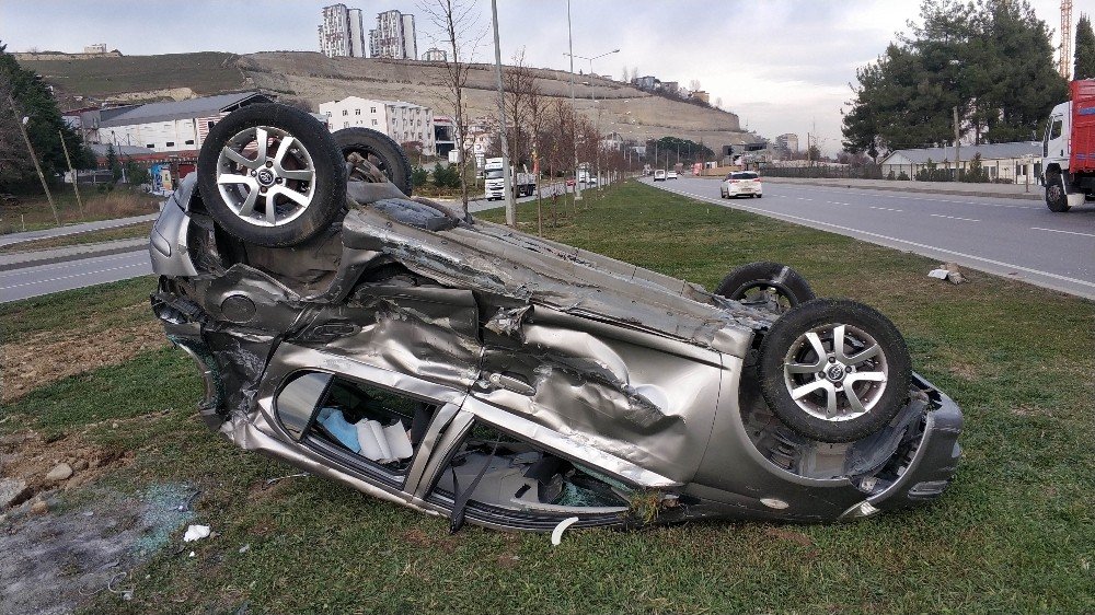 Samsun’da Kamyon Otomobil İle Çarpıştı: 3 Yaralı