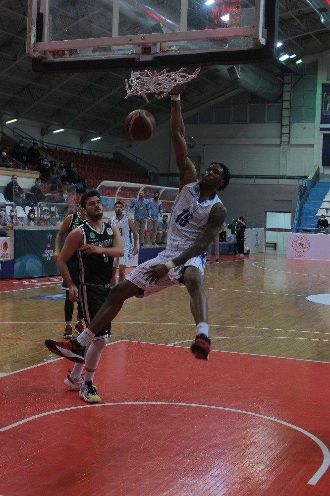 Erkekler Basketbol 1. Ligi: Kocaeli B.b. Kağıtspor: 74 - Bornova Belediyespor: 76