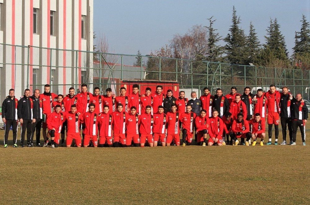 Devreye Son Sırada Giren Eskişehirspor İkinci Yarıya Hazırlanıyor