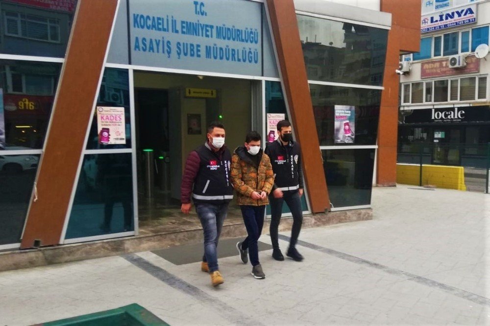 Kocaeli’de İstanbul’da Otomobillere Dadanan Suç Makinesi Hırsız Yakalandı