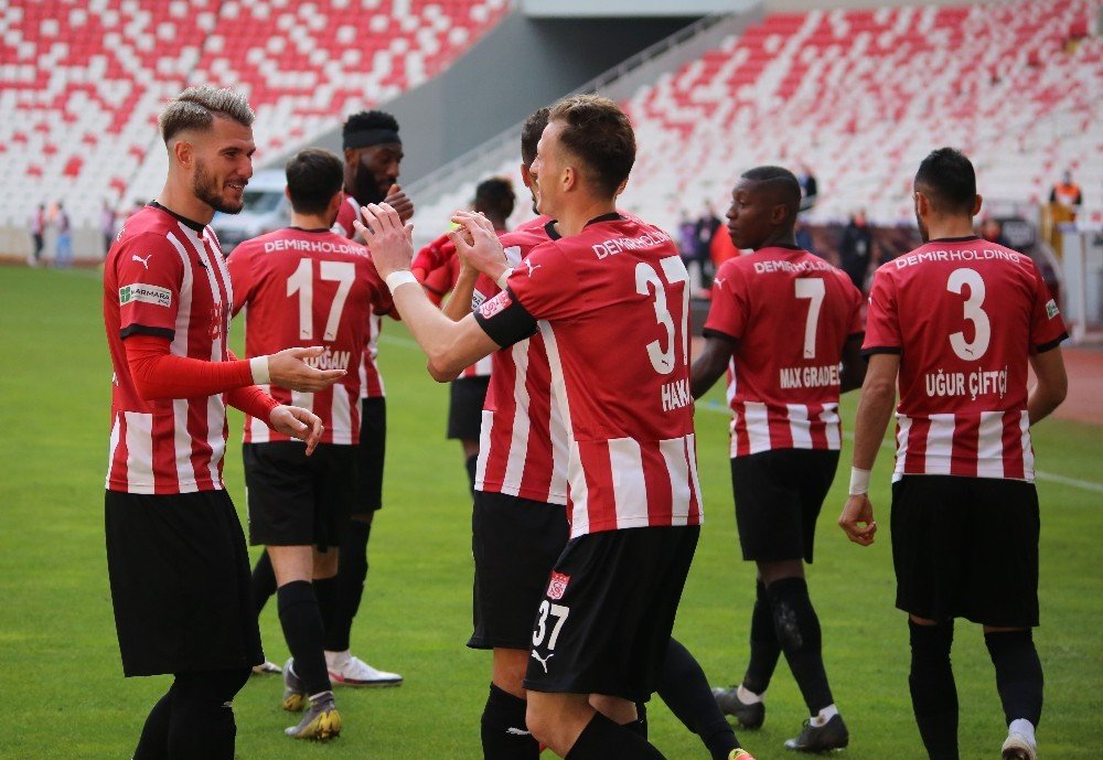 Süper Lig: Dg Sivasspor: 2 - Gaziantep Fk: 1 (maç Sonucu)