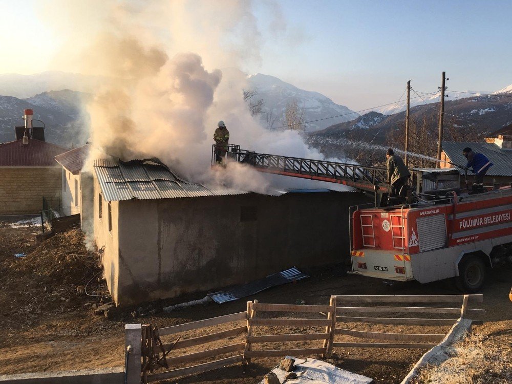 Tunceli’de Köy Evinde Yangın