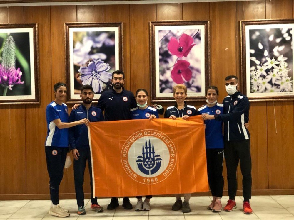 11. Adana Kurtuluş Yarı Maratonu’nda İstanbul Bbsk’dan Çifte Zafer