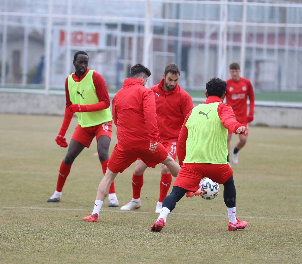 Sivasspor Rotayı Kupa Maçına Çevirdi