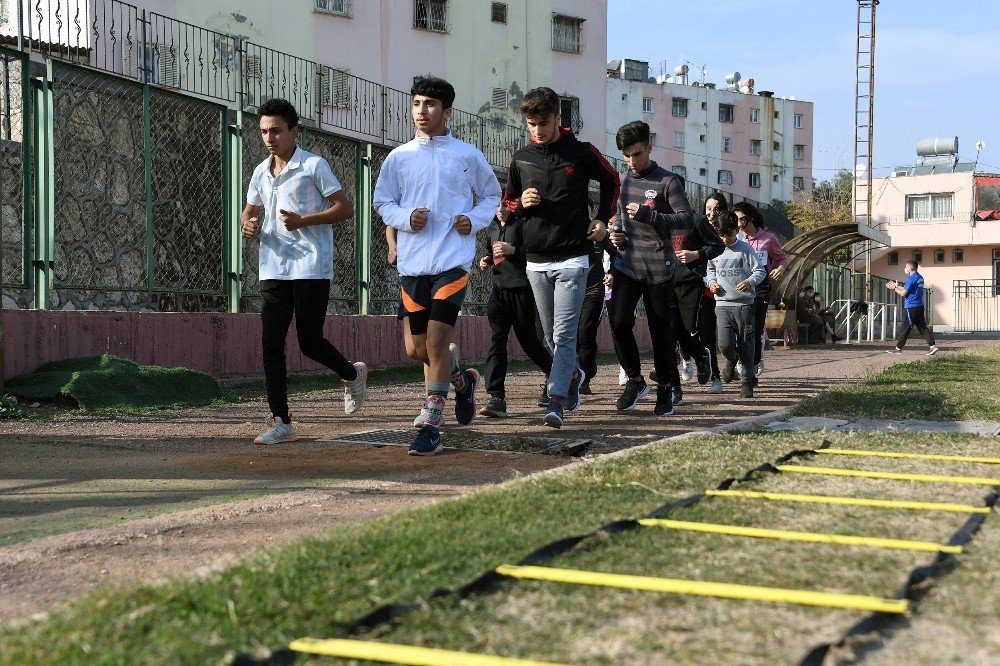 Mersin Büyükşehir Gsk, Başarıdan Başarıya Koşuyor