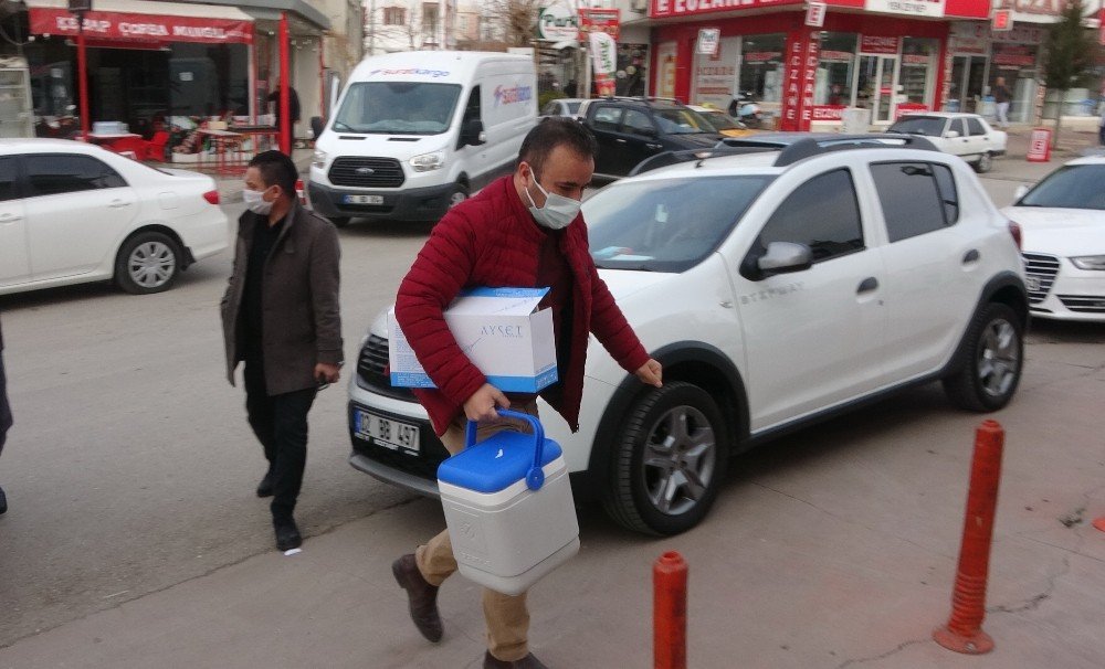 Korona Virüs Aşıları Özel Donanımlı Araçlarla Dağıtılıyor