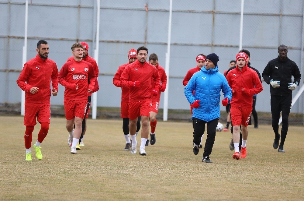 Sivasspor Ara Vermedi!