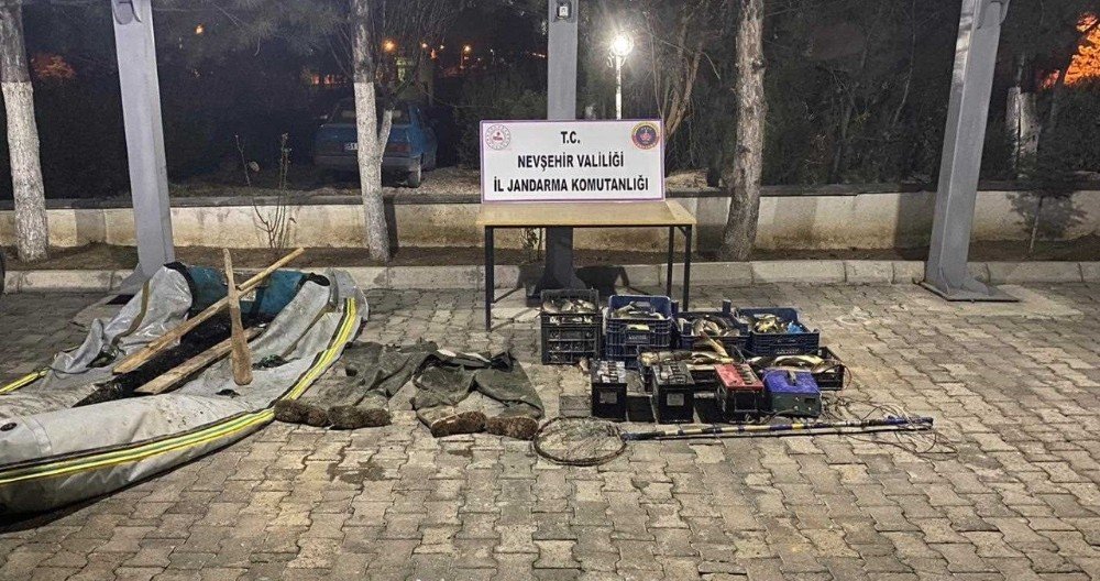 Kızılırmak’ta Elektrikle Balık Avlayan Şahıslar Yakalandı