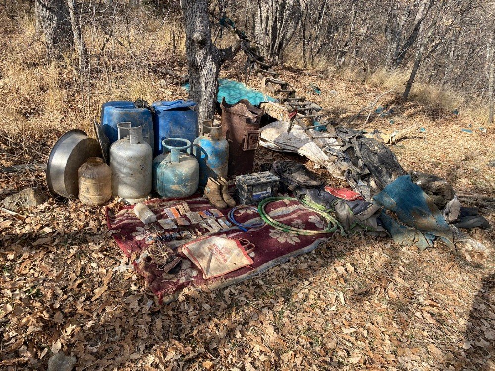 Bitlis’te Mühimmat Ve Yaşam Malzemesi Ele Geçirildi