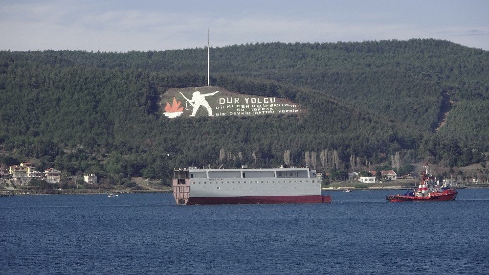 Dev Geminin Yarısı Çanakkale Boğaz’dan Geçti