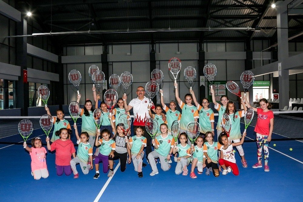 Meram’da Geleneksel Kort Tenis Kış Turnuvası Başlıyor