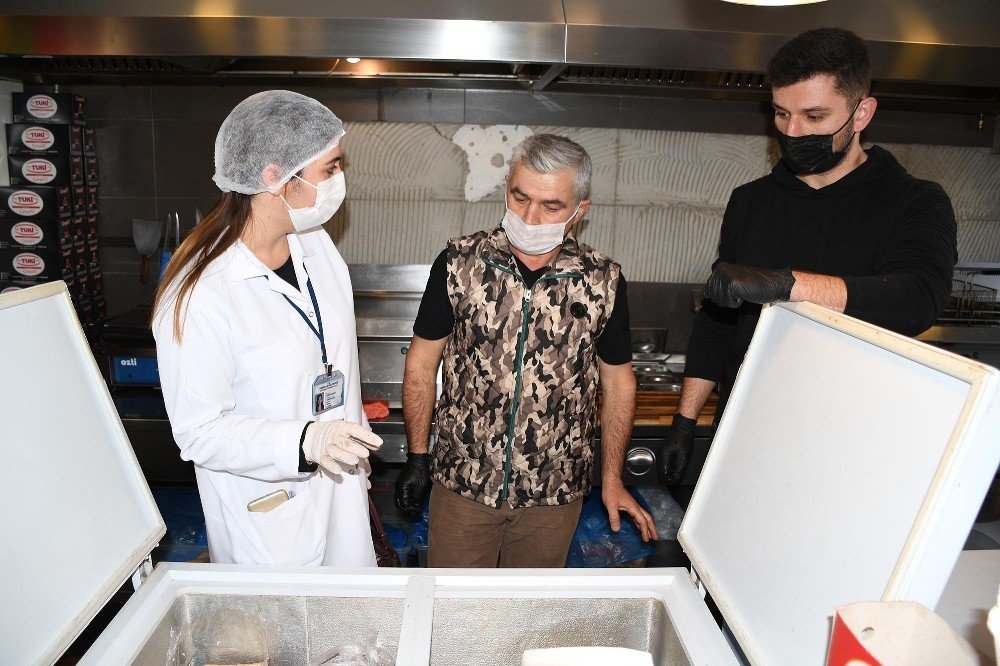 Kuşadası Belediyesi’nden Paket Servisi Yapan Gıda İşletmelerine Denetim