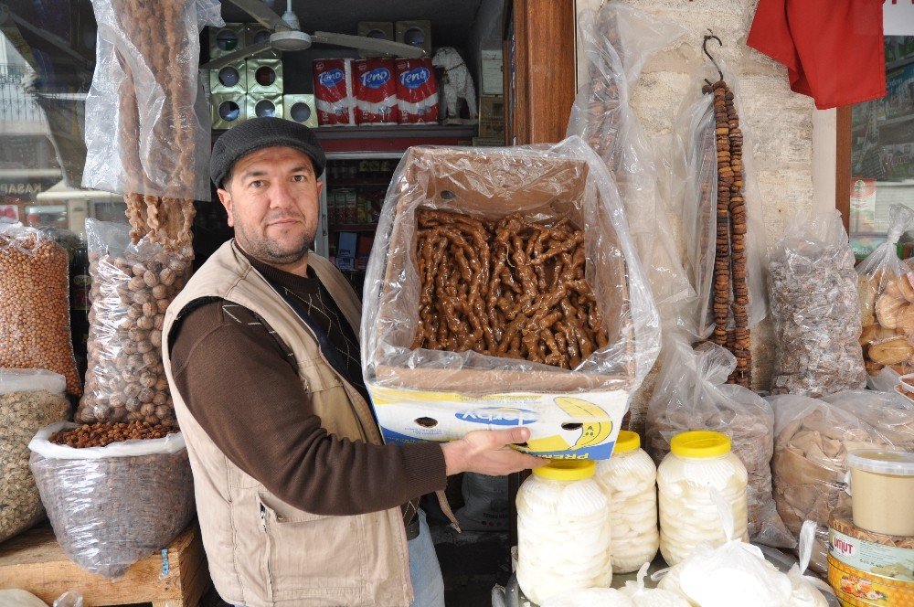 Mardin’in Cevizli Sucuk Ve Pestillerine Talep Arttı