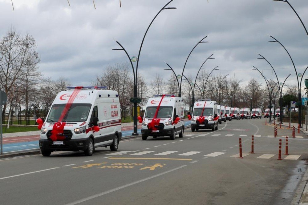 Ordu’ya 13 Yeni Tam Donanımlı Ambulans