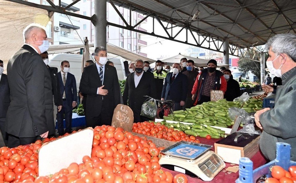 Vali Yılmaz’dan Semt Pazarında Korona Virüs Denetimi