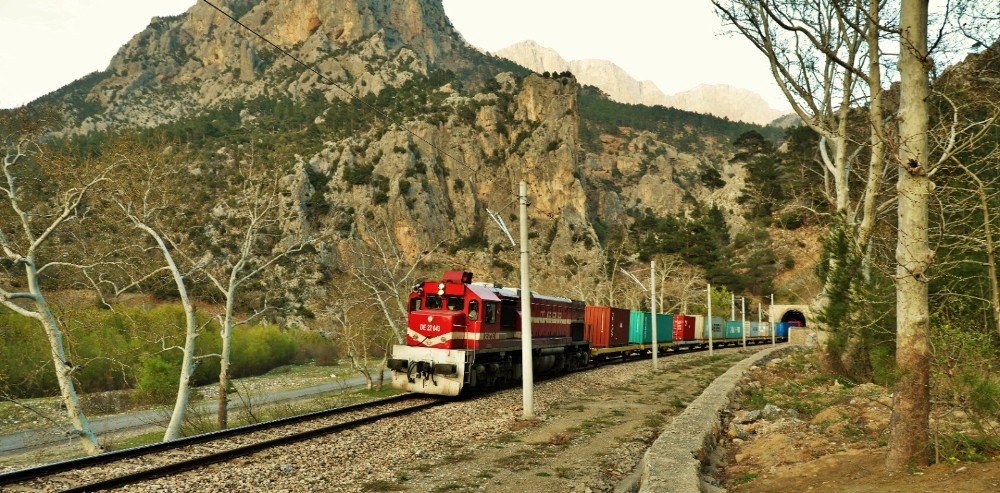 Rusya’ya Gidecek Olan İlk İhracat Treni Yarın Yola Çıkıyor