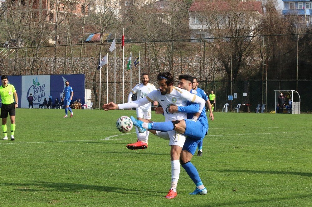 3.lig: Belediye Derincespor: 4- Arnavutköy Belediyesi:0