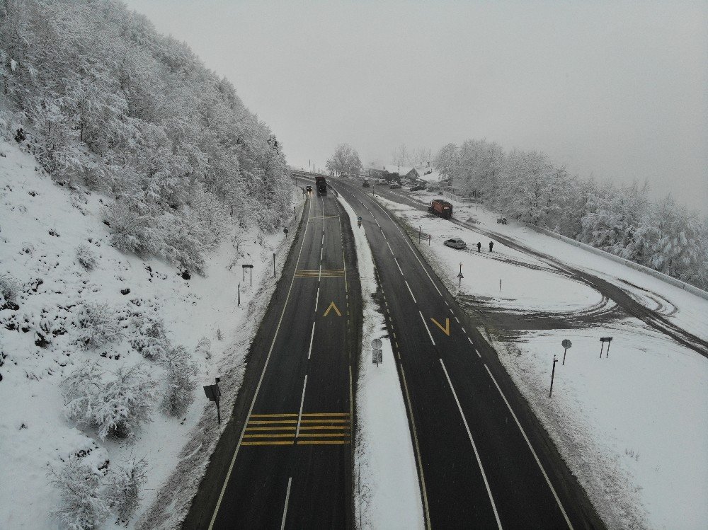 Bolu Dağı Beyaz Gelinliğini Giydi