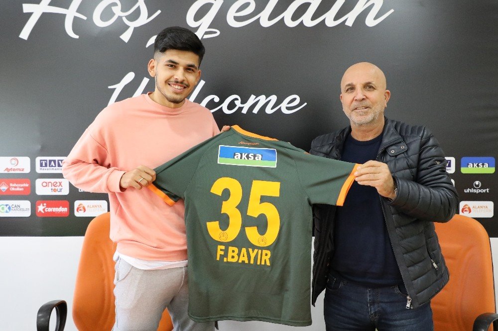 Alanyaspor Genç Stoperi Renklerine Bağladı