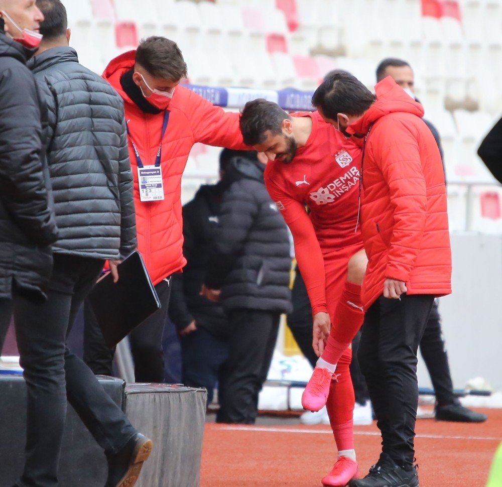 Sivasspor’da Caner Osmanpaşa Sakatlandı!