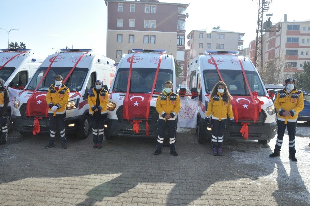 Kars’ta Sağlık Filosuna 4 Ambulans Daha Katıldı