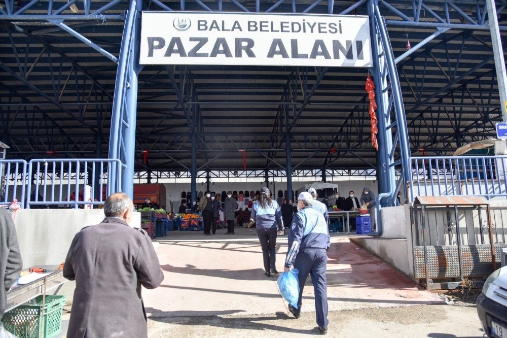 Ankara Büyükşehir Belediyesi Esnaf Ve Vatandaşa Hijyen Desteğine Devam Ediyor