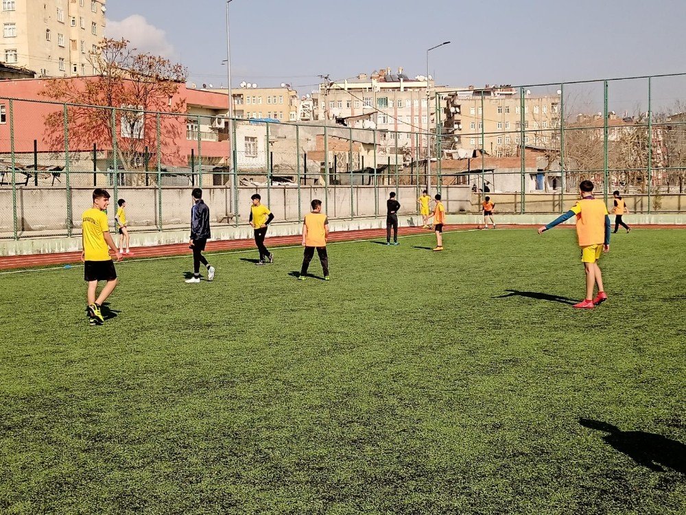 Bağlar Belediyespor’un Oyuncuları Pandemide De Çalışıyor