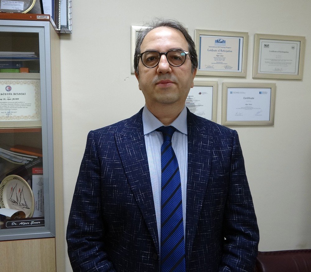 Prof. Dr. Şener: "dalgalanmaları Önlemek İçin 2 Metodumuz Var; Aşı İle Maske, Mesafe Ve Hijyen"