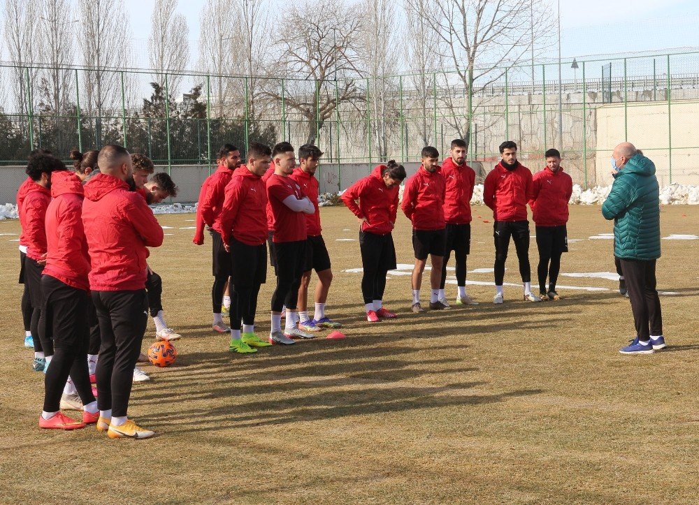 Sivas Belediyespor, Serik Maçına Hazırlanıyor