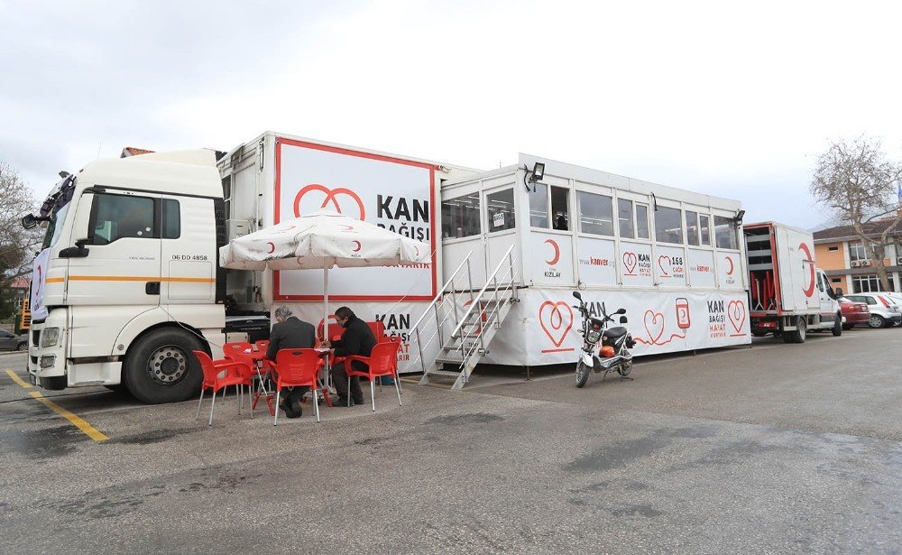 Kızılay’ın Başlattığı Kampanyaya Belediye Personellerinden Anlamlı Destek