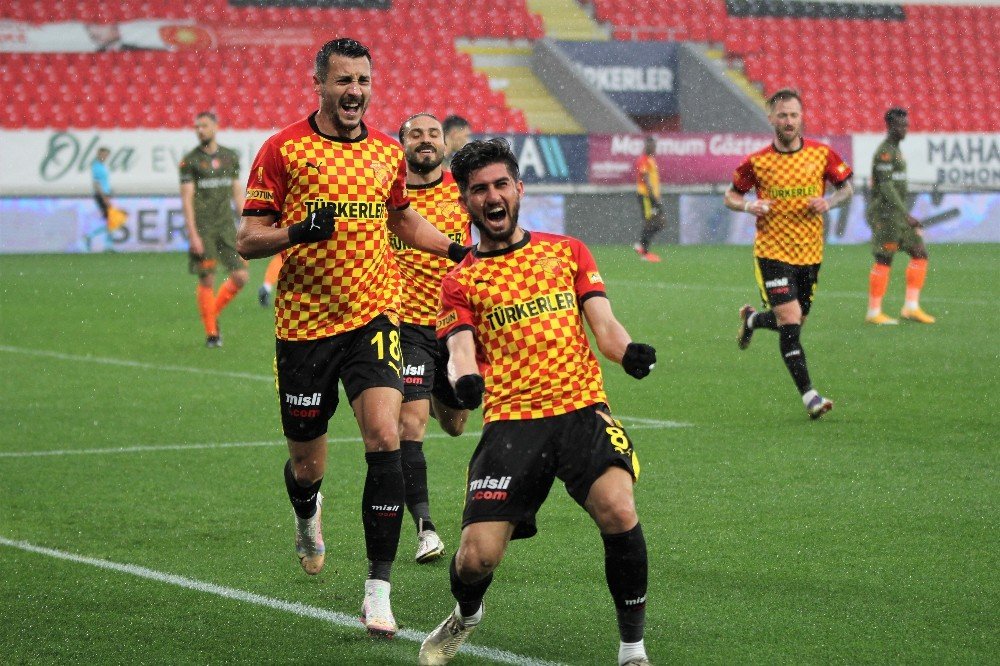 Süper Lig: Göztepe: 1 - Medipol Başakşehir: 0 (i̇lk Yarı)