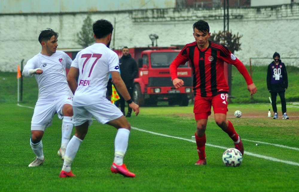 2. Lig Kırmızı Grup: Turgutluspor: 3 - Tetiş Yapı Elazığspor: 1