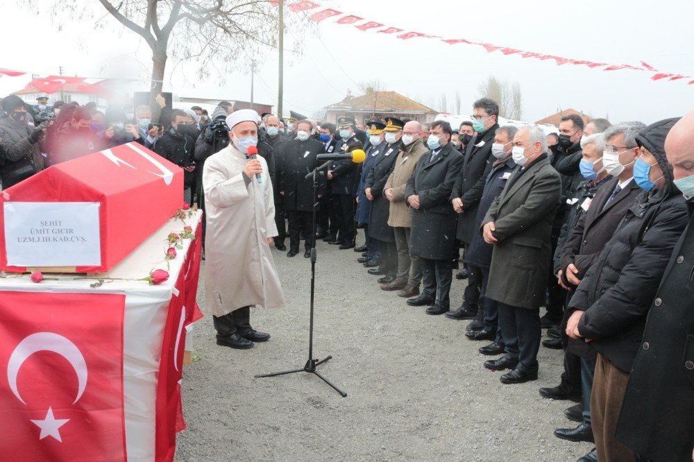 Balıkesir Şehidini Gözyaşlarıyla Uğurladı