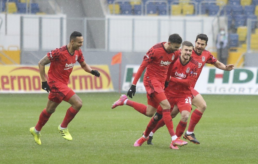 Asist Kralı Ghezzal’dan Gol Siftahı