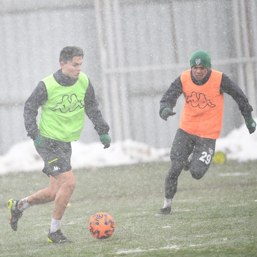 Bursaspor Ara Vermeden Balıkesirspor Maçı Hazırlıkları Başladı